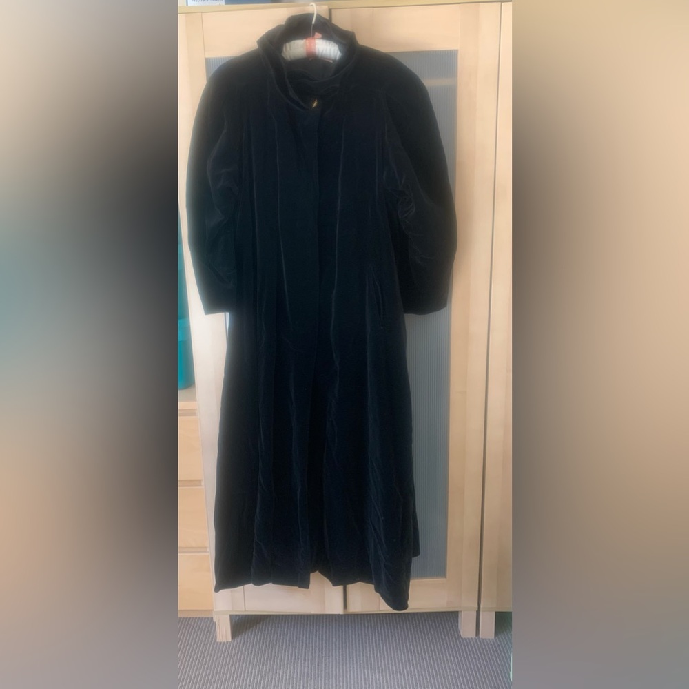 Vintage Elegant Lipton's Black Velvet Floor Length Coat